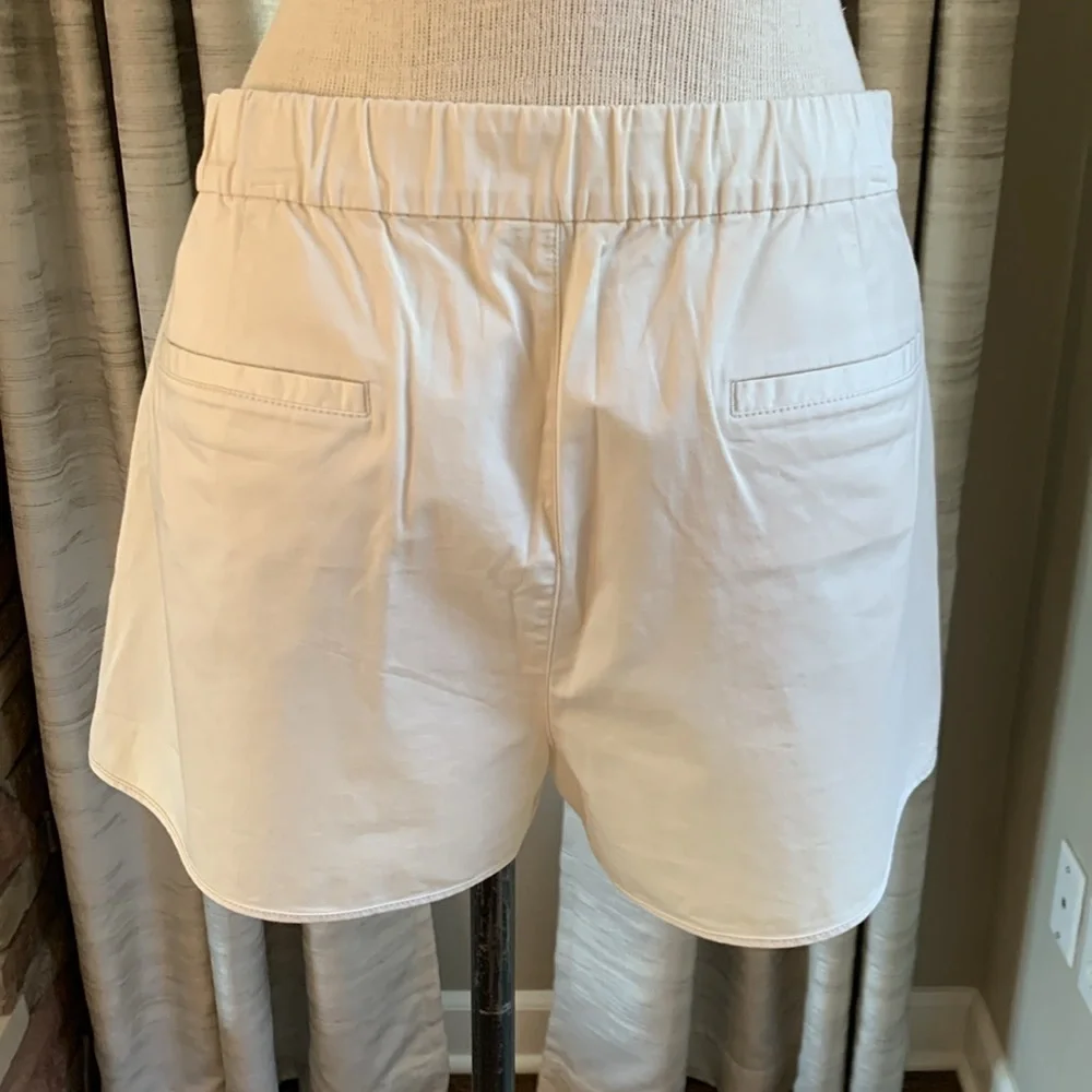 J Crew sz L cream colored elastic waist shorts